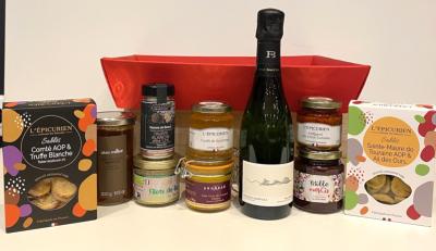 97.40€ Plaisirs Raffinés (avec foie gras de canard entier,  Champagne Grand Cru et produits à la truffe)